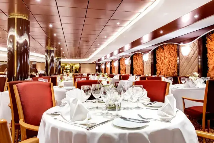 Круизный лайнер MSC Lirica